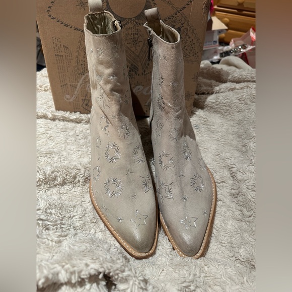 FREE PEOPLE size 10 (40) Tan/Cream Bowers Embroidered Boots NEW $198 - Picture 5 of 16